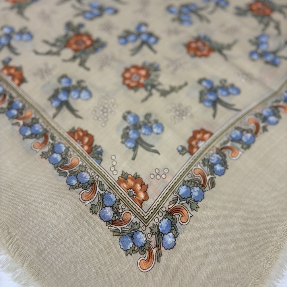 Vintage Creations III 100% Wool Scarf Floral Made in Japan 29" Square Fringe